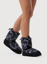 Load image into Gallery viewer, Bloch IM009BP/IM009KPB Warm-Up Booties
