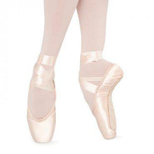 Load image into Gallery viewer, So Danca SD09 'Claudia' Pointe Shoe

