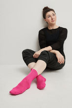 Load image into Gallery viewer, Mondor 112 Thin Sani Socks
